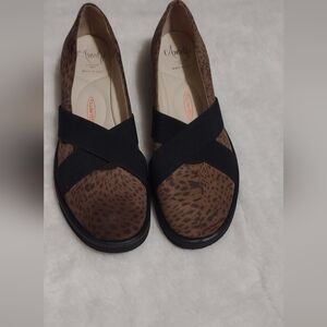 Comfort Plus by Predictions Black and Brown Slip-On Loafers
